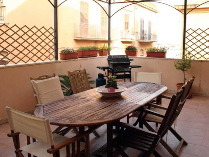 B&B La Terrazza Sul Porto Трапани Экстерьер фото
